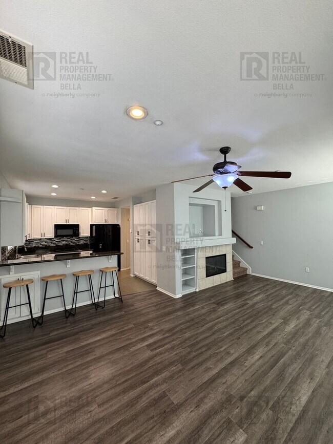 Building Photo - Resort-Style Living Awaits in This Spacious Canyon Hills 3-Bedroom Condo