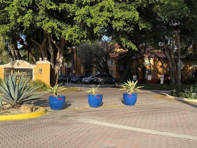 Building Photo - 10773 Cleary Blvd