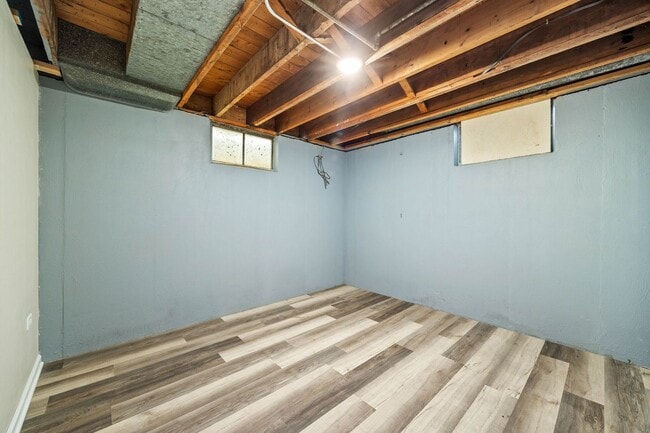 Building Photo - 246 Miller Ave