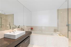 Building Photo - Collins Avenue, Sunny Isles Beach, FL 33160 - 1 BR 1.5 BA condo