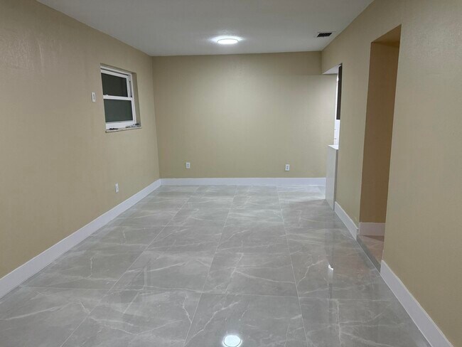 Building Photo - 2336 NW 35th St