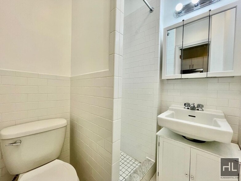 Building Photo - EAST 89TH STREET