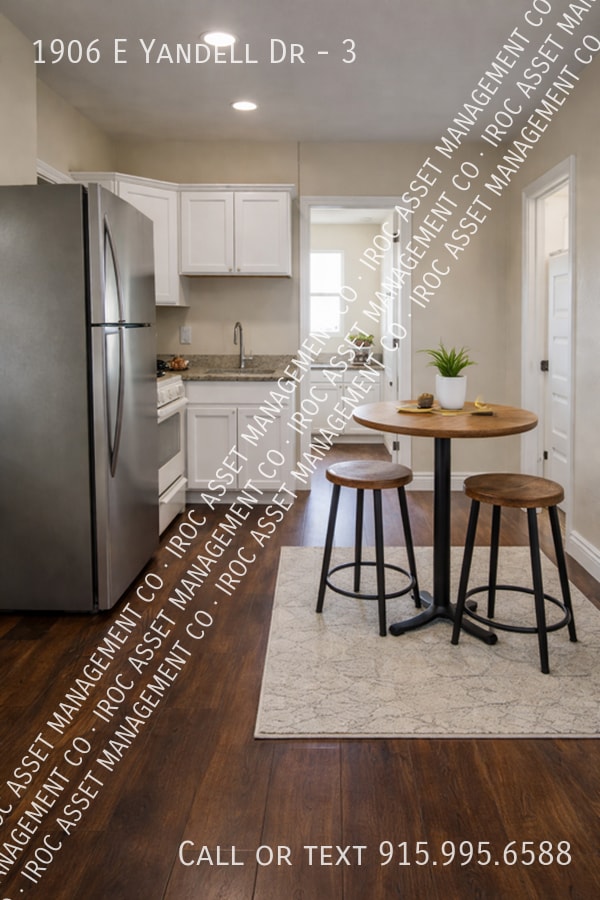 Building Photo - 1906 Yandell Dr