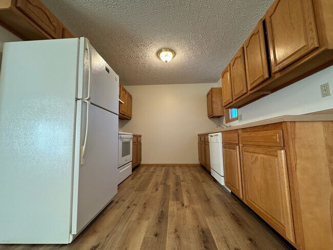 Building Photo - Charming 3-Bed, 2-Bath Home Just Minutes from Fort Leonard Wood!