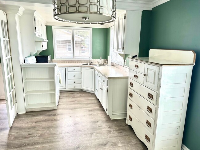 Building Photo - Gorgeous Kalispell home with Historical Charm