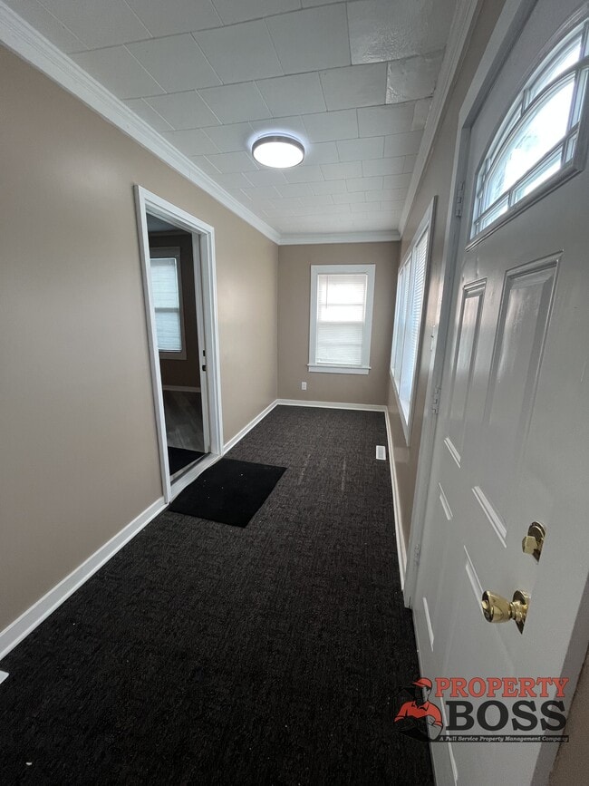 Building Photo - 457 Vernon Ave