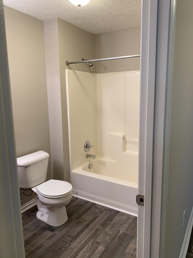 Building Photo - 301 McFadin Station St