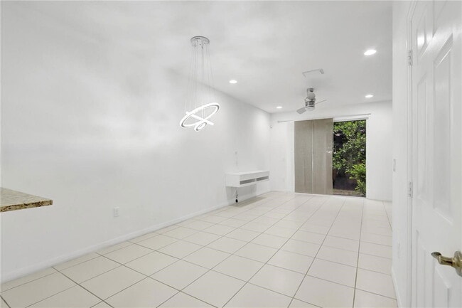 Building Photo - 8915 SW 18th St