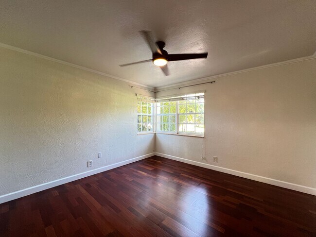 Building Photo - Beautifully appointed 4 Bedrooms, 2 Bathro...