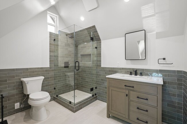 Building Photo - 619 Westmount Dr