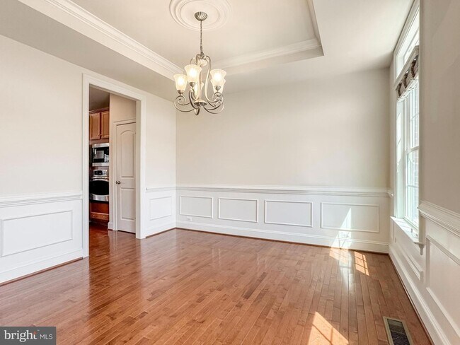 Building Photo - 42365 Pine Forest Dr