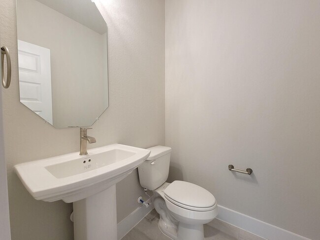 Building Photo - 23622 Iris Field Ct