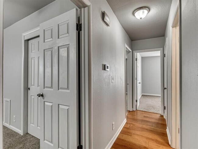 Building Photo - 2641 Kent Dr