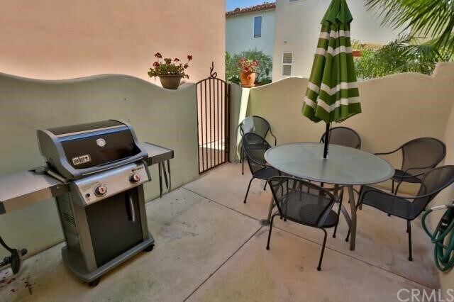 Building Photo - 322 5th St