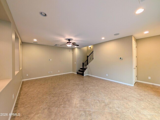 Building Photo - 923 S Osborn Ln