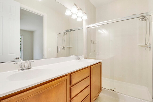 Building Photo - 3310 W Mallory Blvd