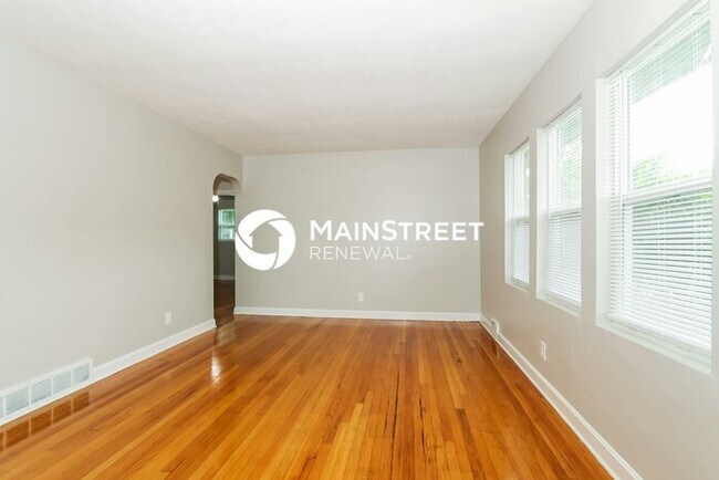 Building Photo - 3 Bedroom Pet-Friendly Home in Louisville,...