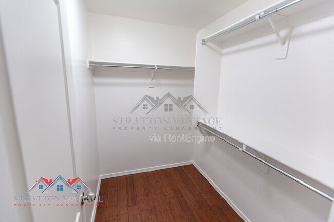 Building Photo - 110 Cholla St