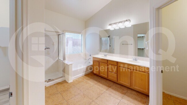 Building Photo - 11874 N Verismo Dr