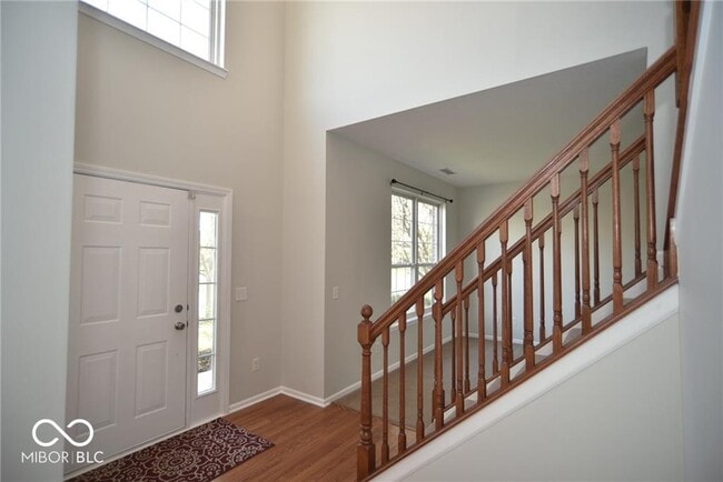 Building Photo - 5742 Cantigny Way N