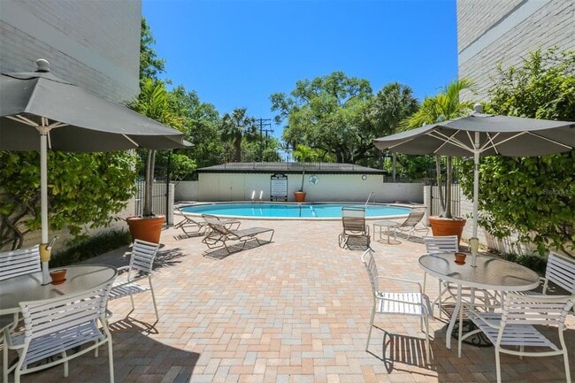 Building Photo - 3325 Bayshore Blvd