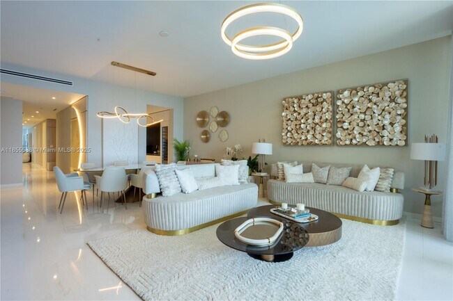 Primary Photo - 300 Biscayne Blvd Way