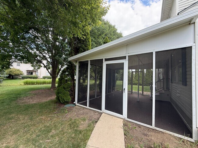 Building Photo - 5990 Rings Rd