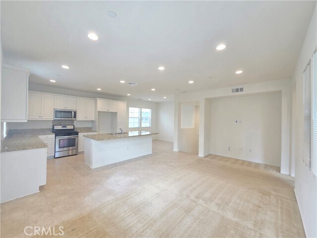 Building Photo - 879 Iris Way