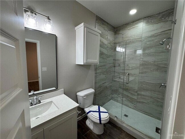 Building Photo - 1612 Canelo Dr