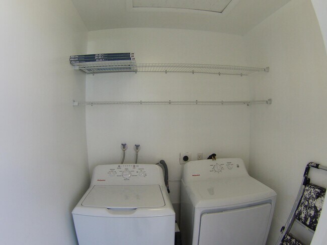 Building Photo - 319 Normandy G