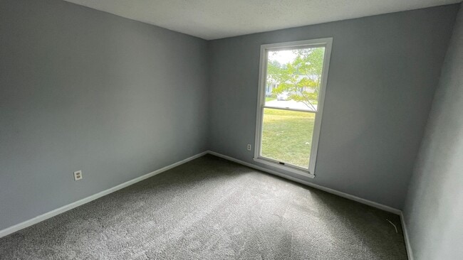 Building Photo - Chesterfield Rancher with Open Concept