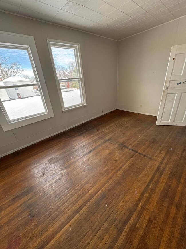 Building Photo - 131 W 13th St