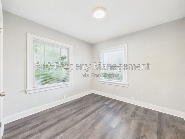 Building Photo - 3310 Tracy Ave