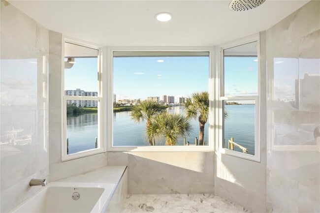Building Photo - 150 Marina Del Rey Ct