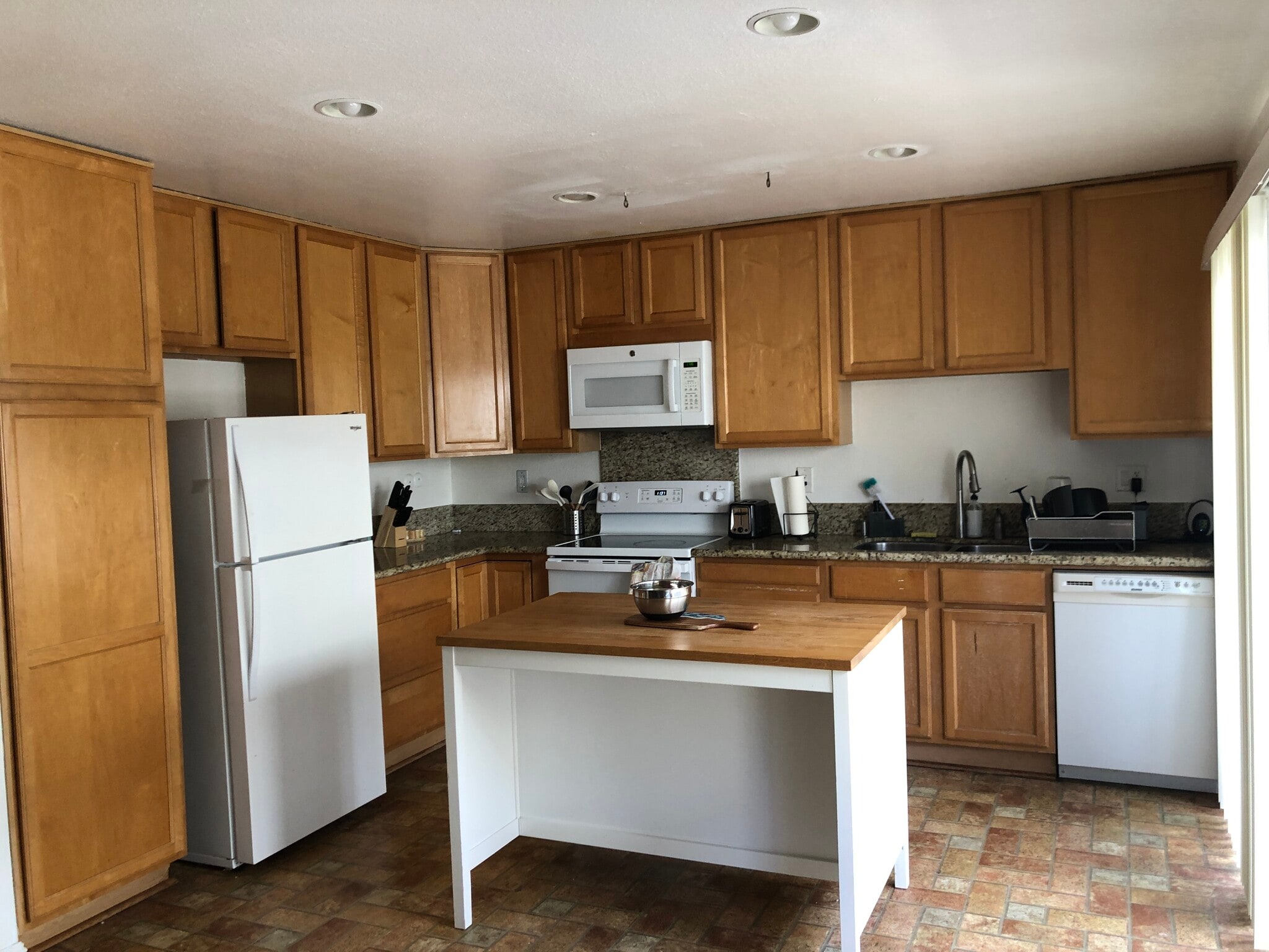 Building Photo - 3275 Caminito Eastbluff