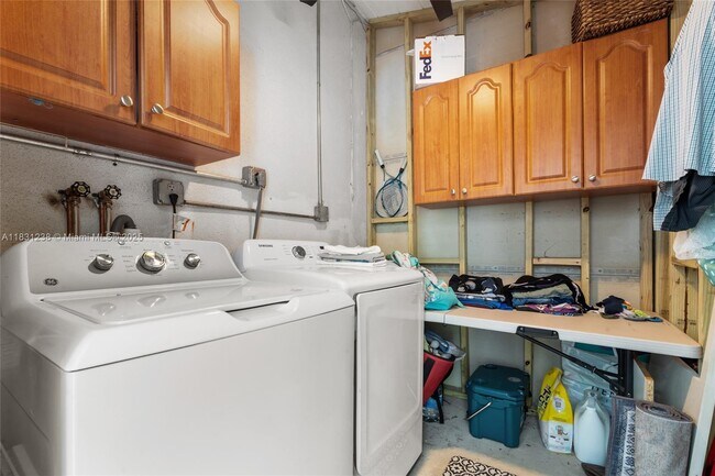 Building Photo - 8225 SW 117th Terrace