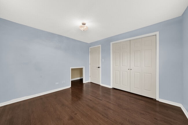 Building Photo - 4933 S Lockwood Ave
