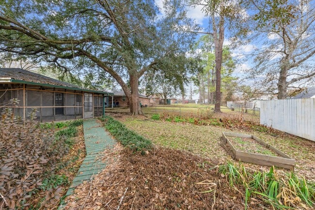 Building Photo - COMING APRIL 1ST!  NEWLY REMODELED HOME!