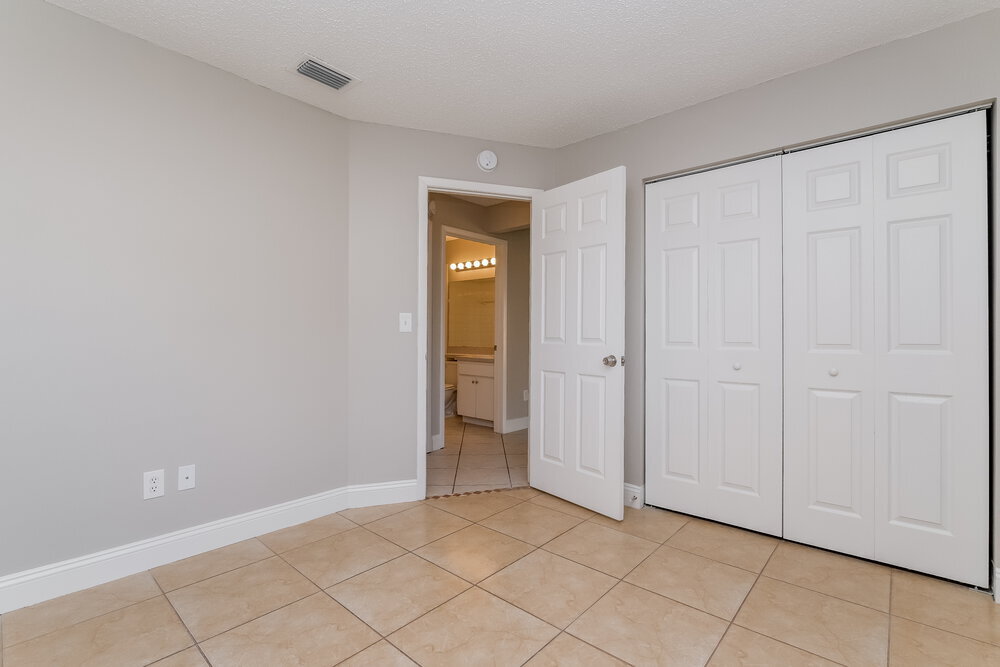 Building Photo - 1540 Chepacket St