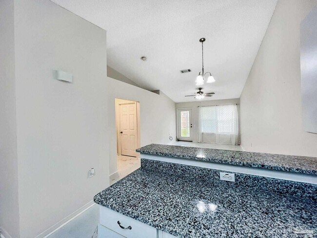 Building Photo - 8124 Heirloom Dr