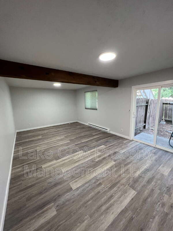Building Photo - 1099 Woolsey Dr