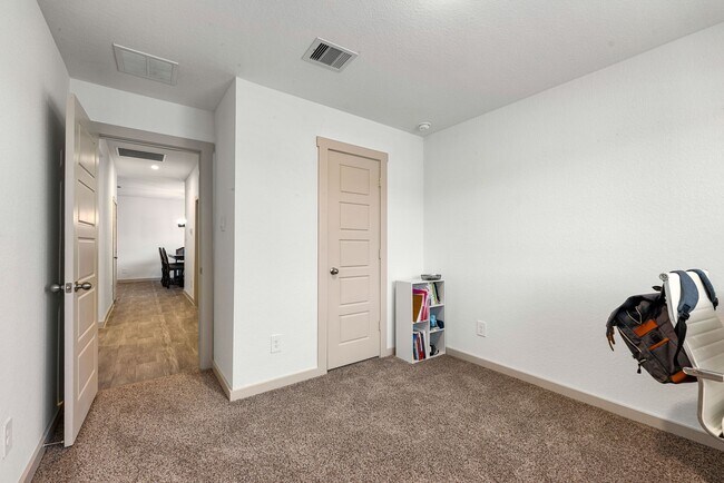 Building Photo - 12902 Wempe Wy