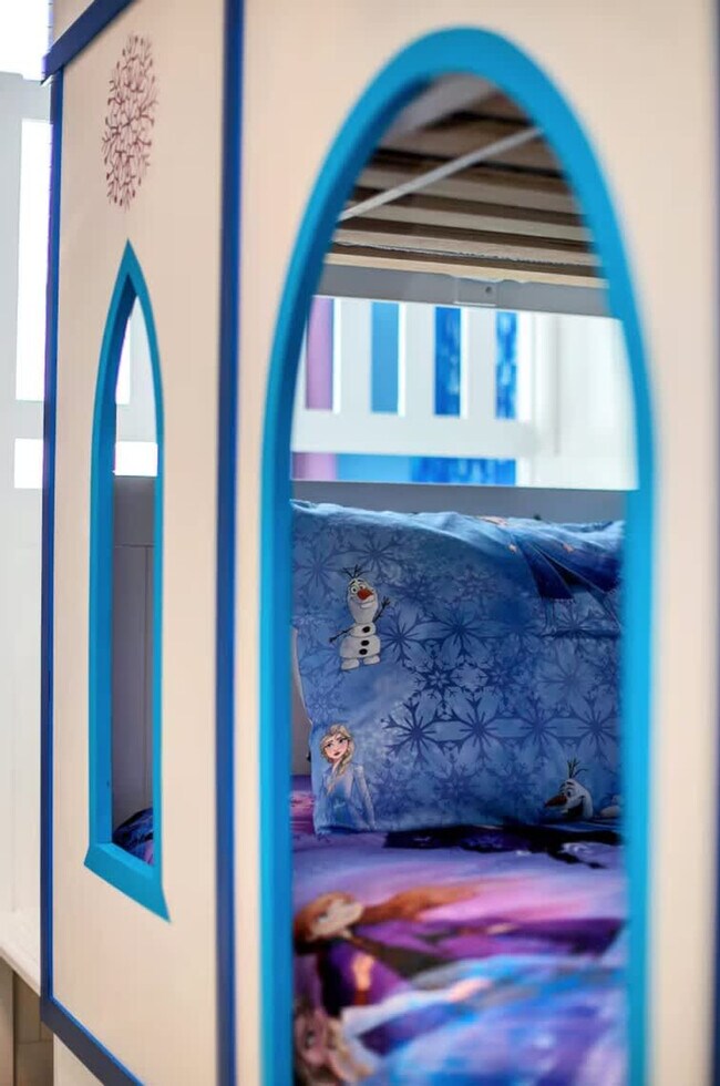 Building Photo - 9016 Sommerset Hills Dr