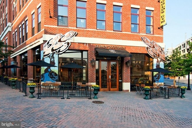 Building Photo - 1208 N Wayne St