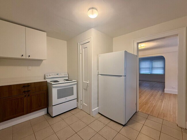 Building Photo - 335/337 Ardmore Dr