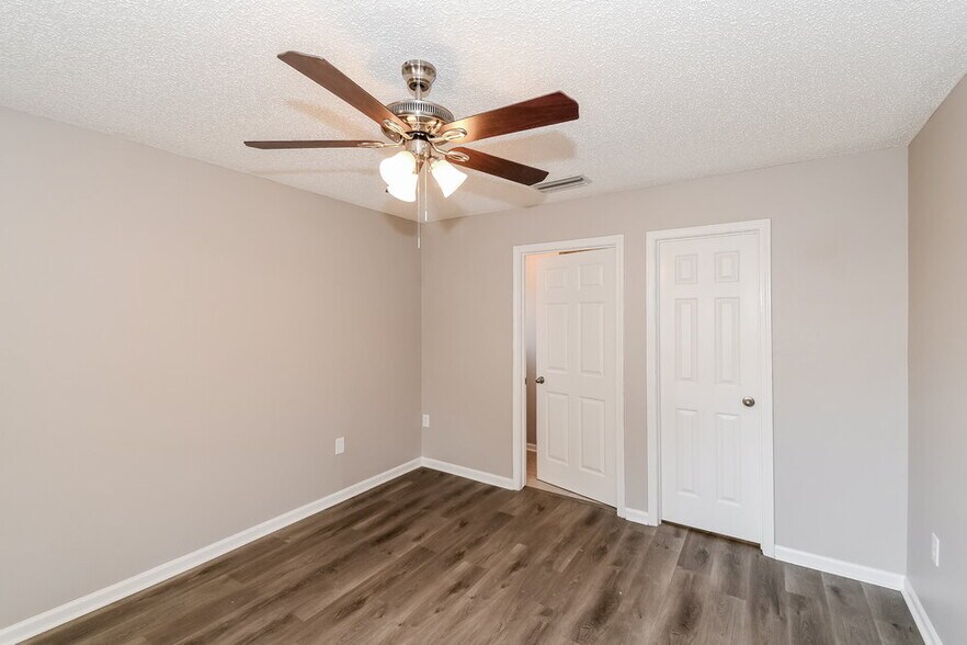 Building Photo - 3347 Double Ln