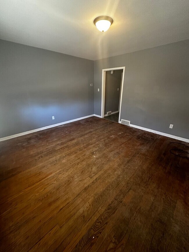 Building Photo - 2427 S 18th St