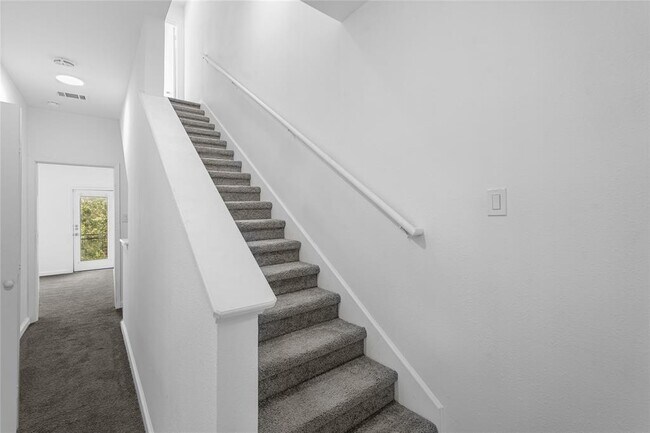 Building Photo - 2602 Washington Ave