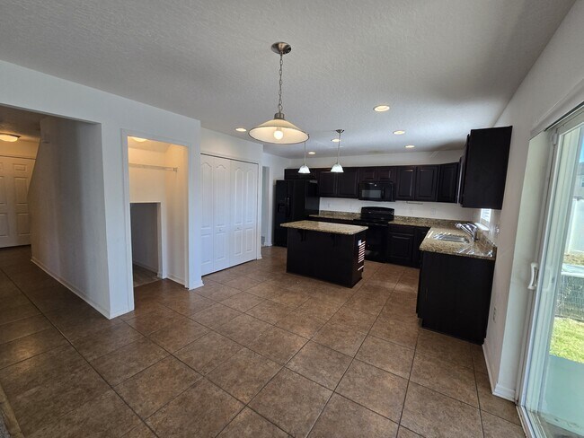 Building Photo - 127 Cedar Cir Dr