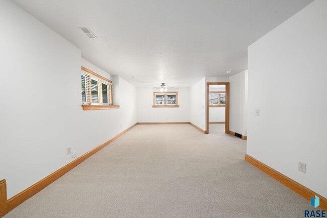 Building Photo - Charming Multi-Level Home! Large Backyard,...